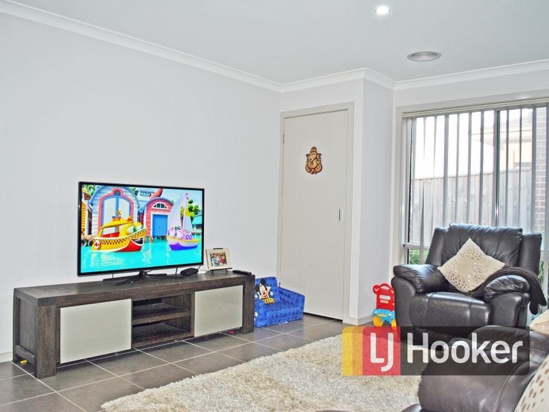 17 Nobel Drive, Cranbourne West VIC 3977
