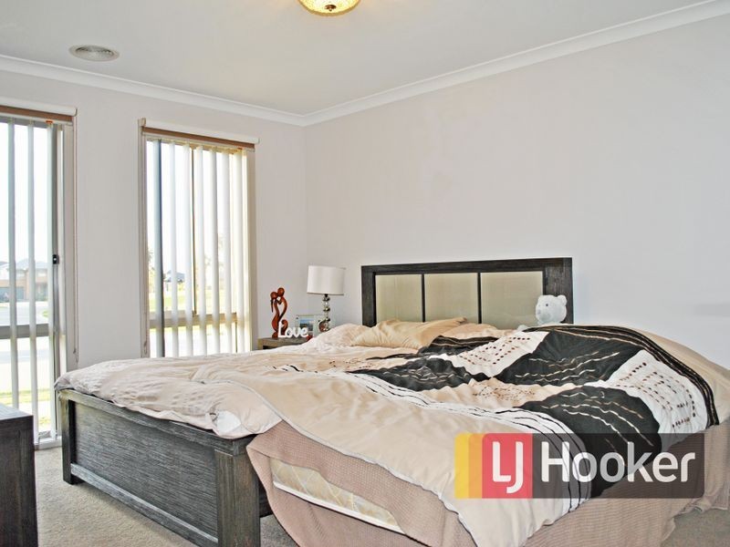 17 Nobel Drive, Cranbourne West VIC 3977