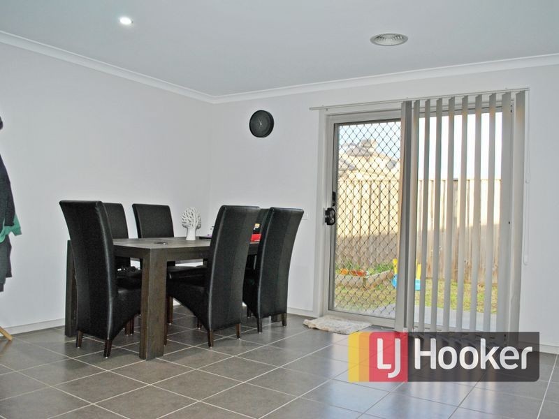 17 Nobel Drive, Cranbourne West VIC 3977