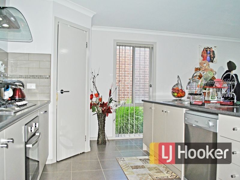 17 Nobel Drive, Cranbourne West VIC 3977