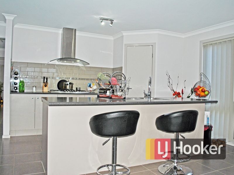 17 Nobel Drive, Cranbourne West VIC 3977