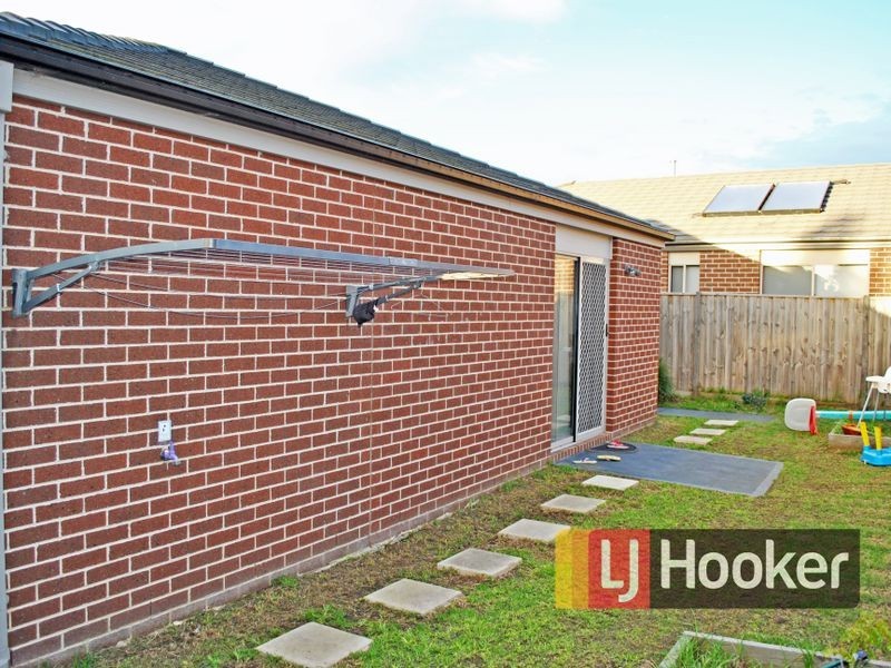 17 Nobel Drive, Cranbourne West VIC 3977