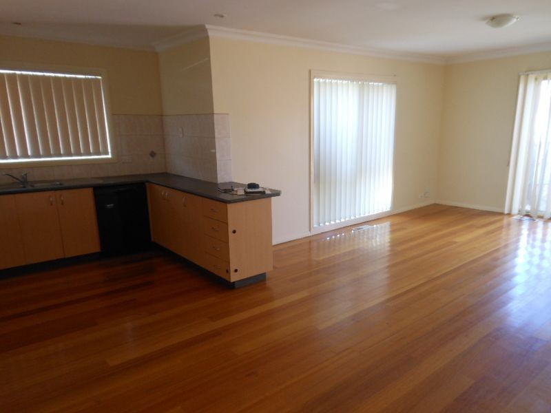 1/64-66 Laura Drive, Hampton Park VIC 3976