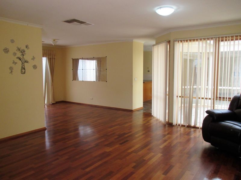 11 Brady Close, Lynbrook VIC 3975