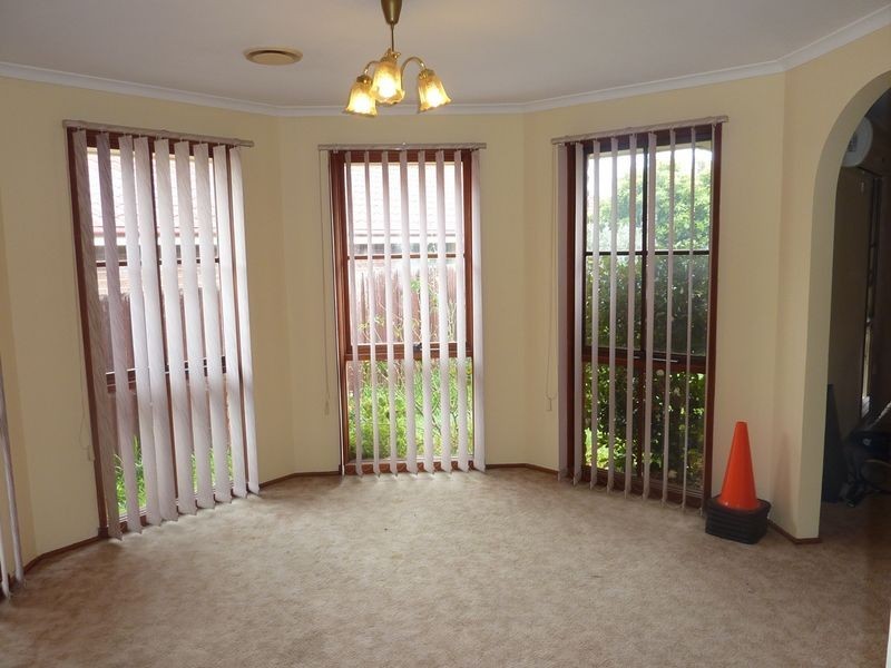 8 Lauren Drive, Hampton Park VIC 3976