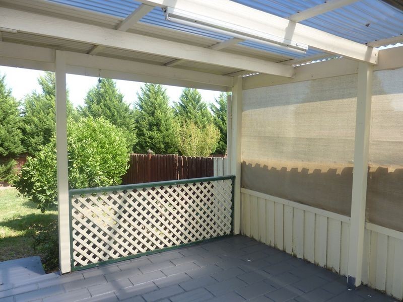 8 Lauren Drive, Hampton Park VIC 3976