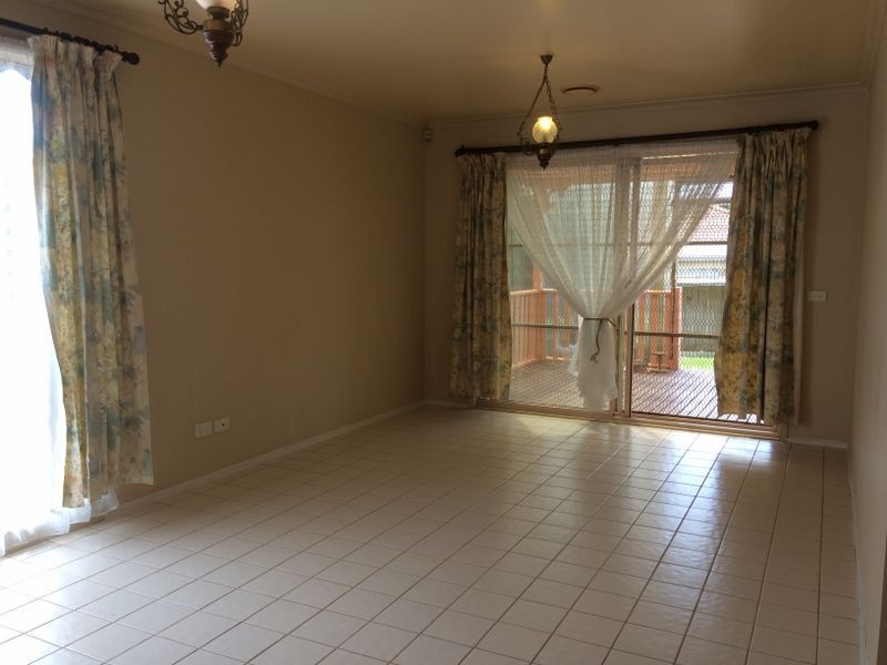 13 Valley View Rise, Hampton Park VIC 3976