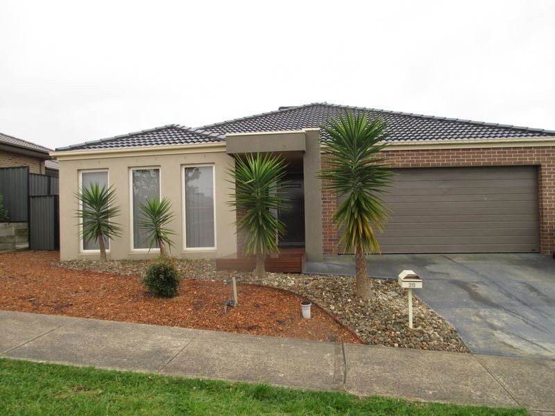 28 Victoria Place, Pakenham VIC 3810