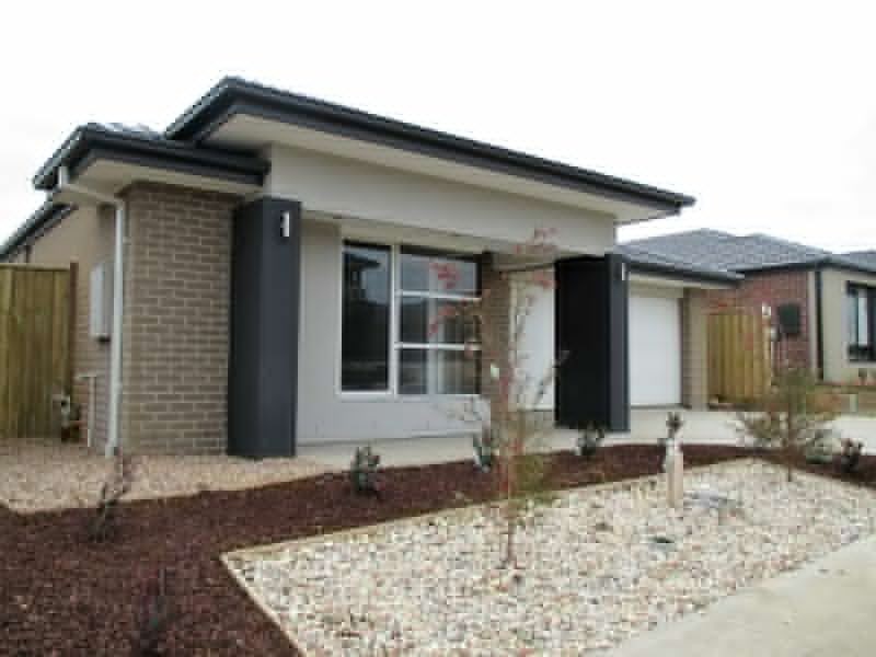 5 Randall Avenue, Clyde North VIC 3978