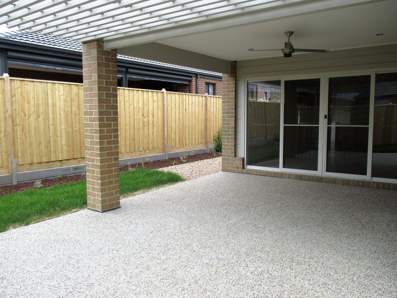 5 Randall Avenue, Clyde North VIC 3978