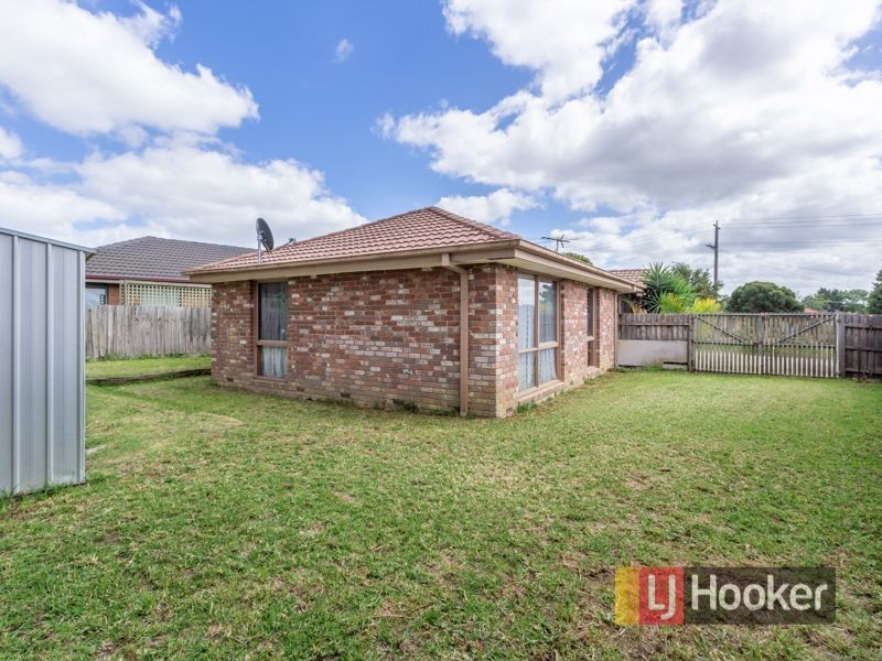 8 Edeys Run, Hampton Park VIC 3976