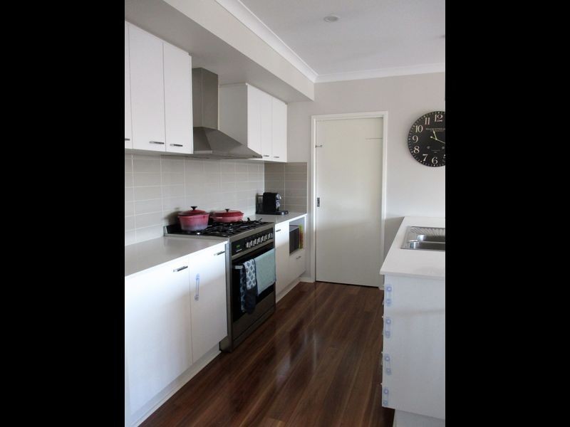 2 Clarence Place, Cranbourne East VIC 3977