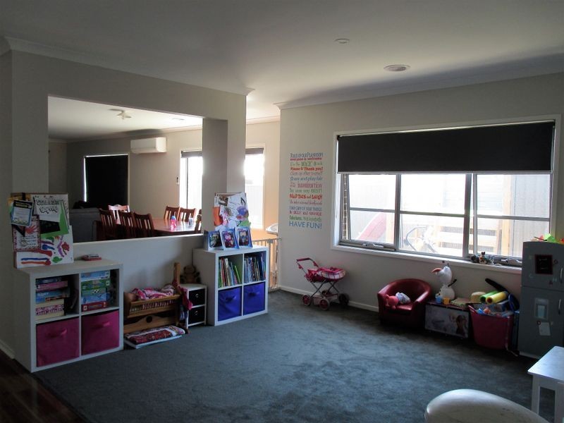 2 Clarence Place, Cranbourne East VIC 3977