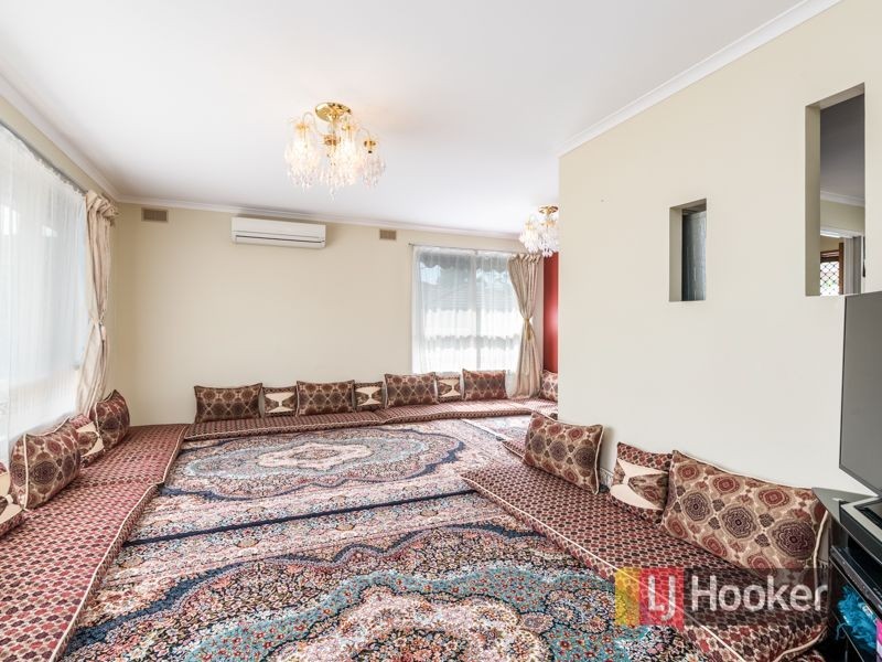 42 Thomas Crescent, Cranbourne VIC 3977