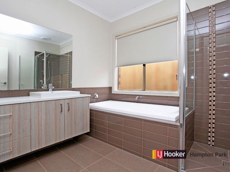36. Heather Grove, Cranbourne East VIC 3977
