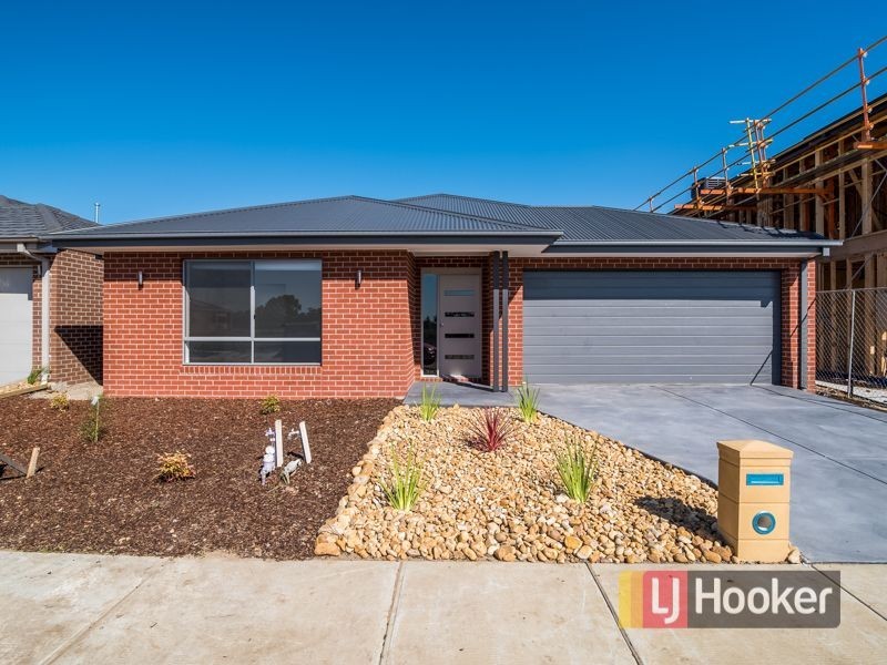 7 Goodison Road, Clyde North VIC 3978