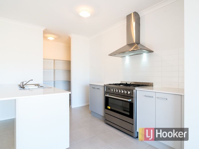 7 Goodison Road, Clyde North VIC 3978