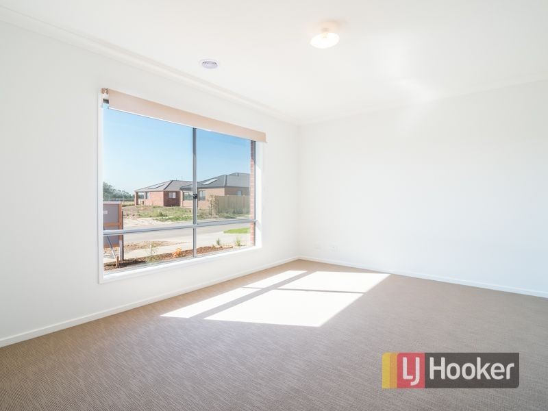 7 Goodison Road, Clyde North VIC 3978