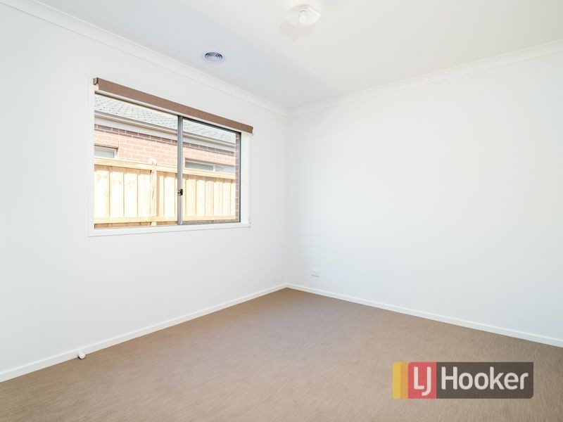 7 Goodison Road, Clyde North VIC 3978