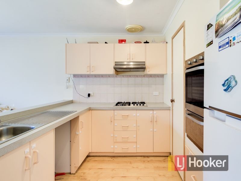 11 Isaac Edey Place, Hampton Park VIC 3976