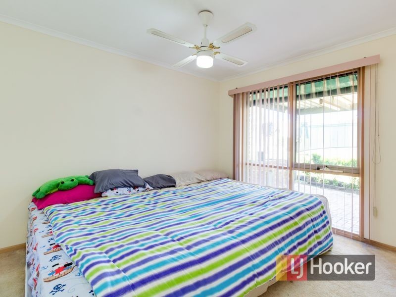 11 Isaac Edey Place, Hampton Park VIC 3976