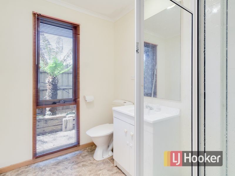 11 Isaac Edey Place, Hampton Park VIC 3976