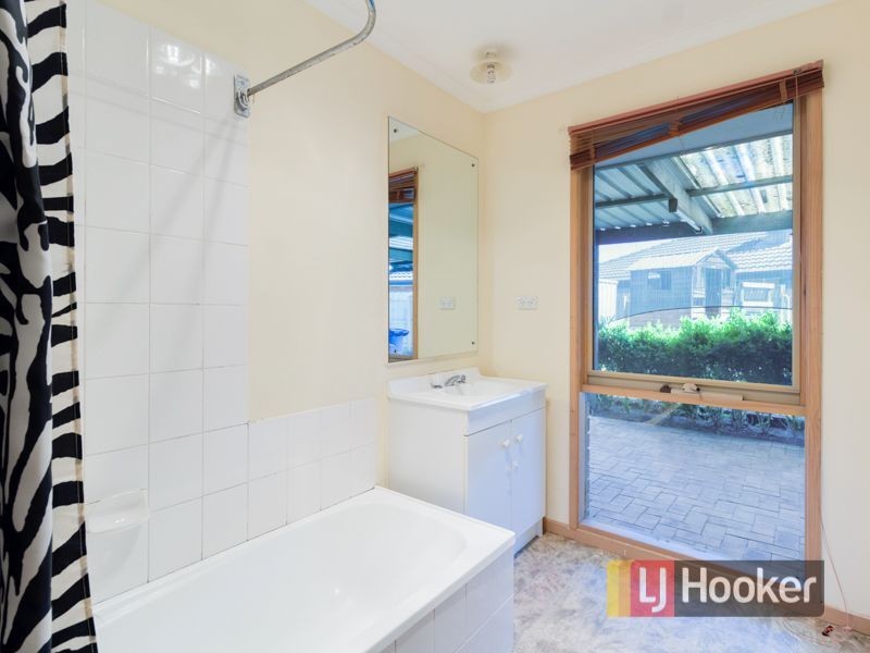 11 Isaac Edey Place, Hampton Park VIC 3976