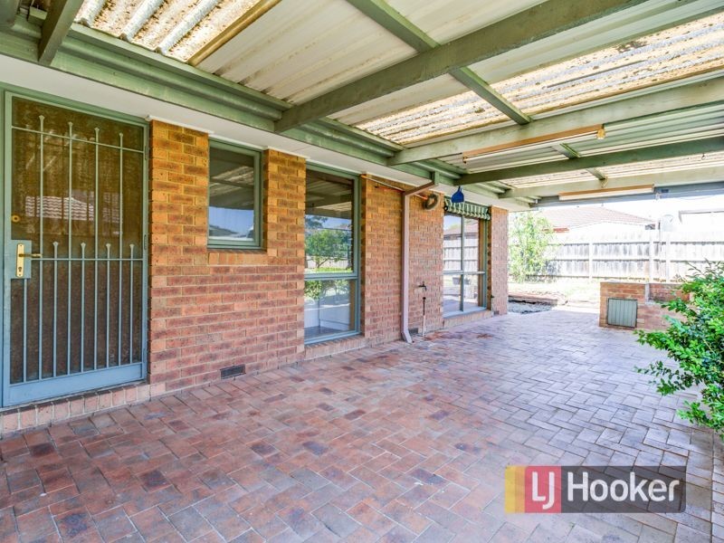 11 Isaac Edey Place, Hampton Park VIC 3976