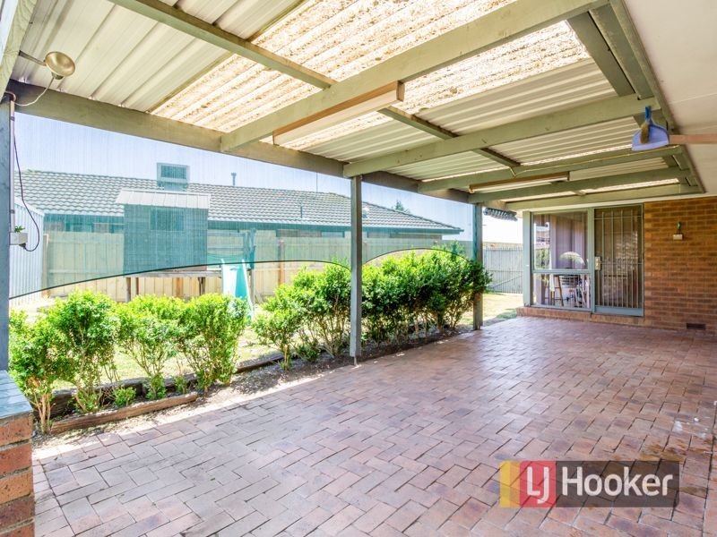 11 Isaac Edey Place, Hampton Park VIC 3976