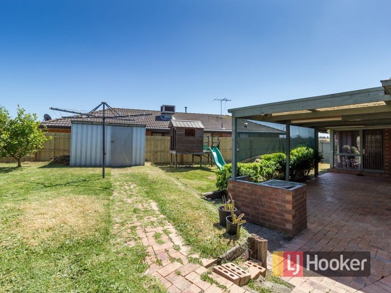 11 Isaac Edey Place, Hampton Park VIC 3976