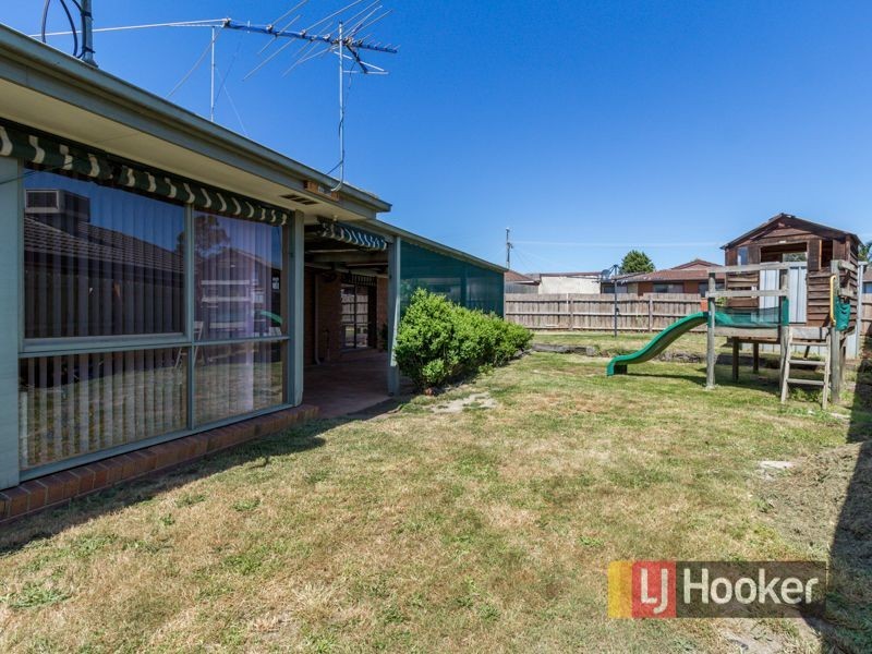 11 Isaac Edey Place, Hampton Park VIC 3976