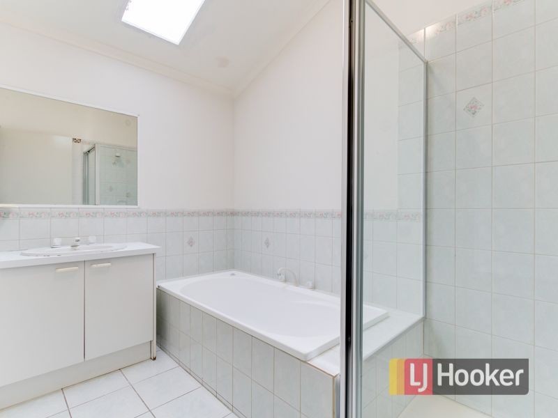 29 Kellett Street, Cranbourne North VIC 3977