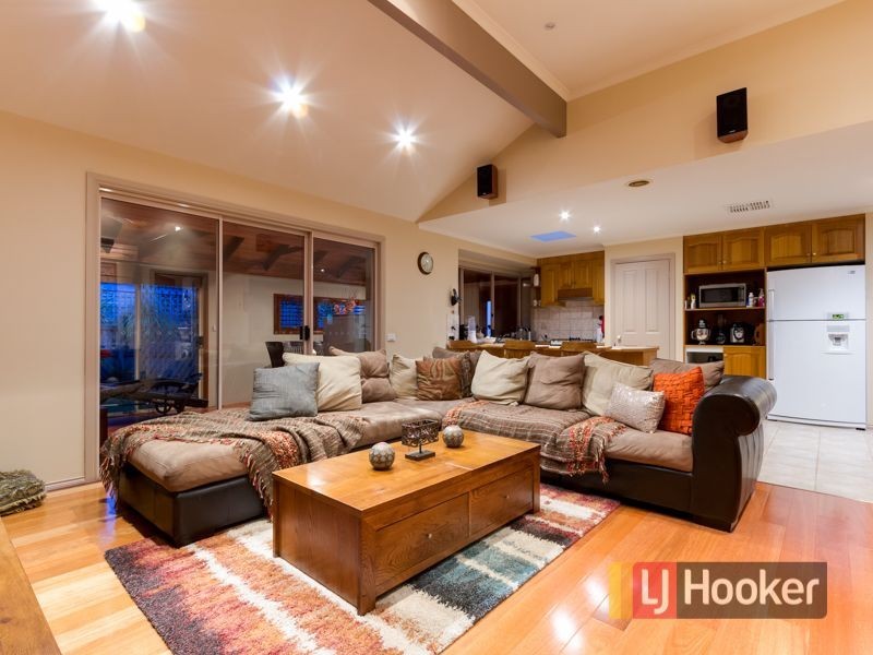 15 Stratus Court, Hampton Park VIC 3976