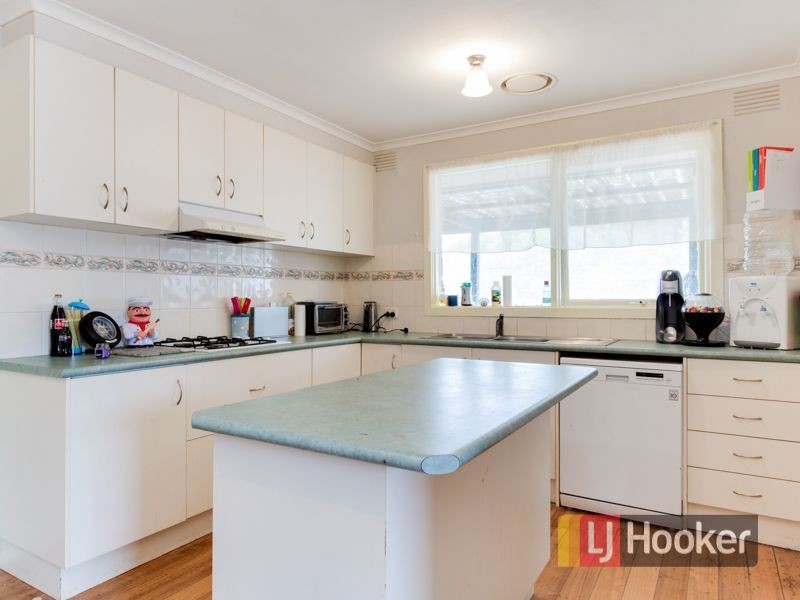 16 Robjant Street, Hampton Park VIC 3976