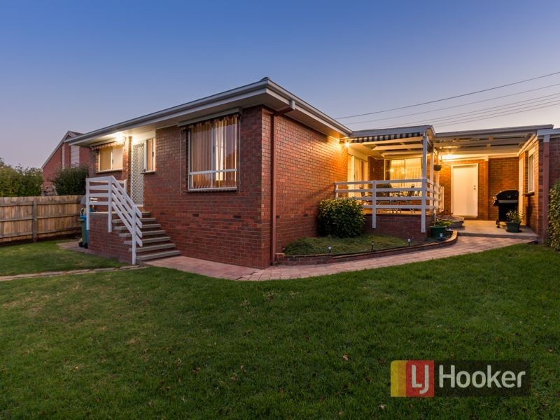 71 Leopold Crescent, Hampton Park VIC 3976