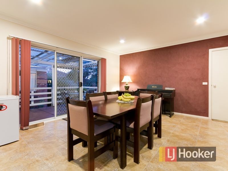 71 Leopold Crescent, Hampton Park VIC 3976