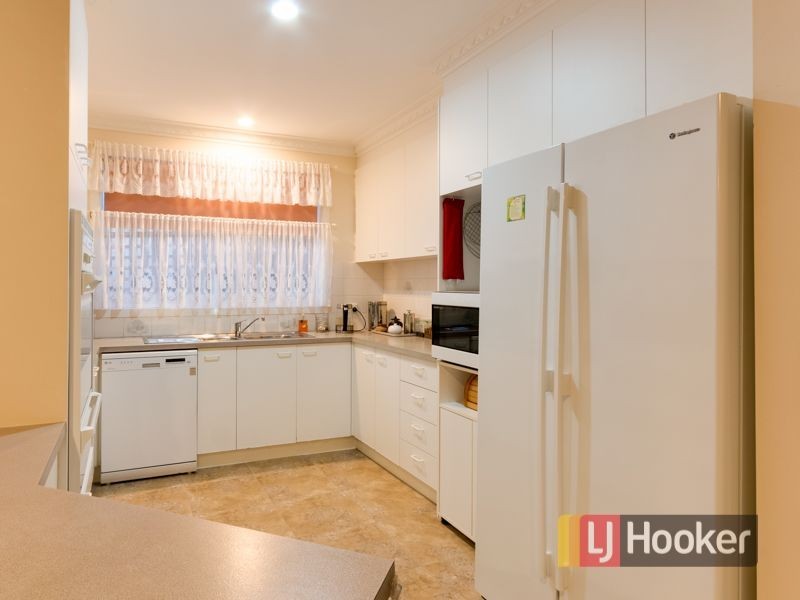 71 Leopold Crescent, Hampton Park VIC 3976