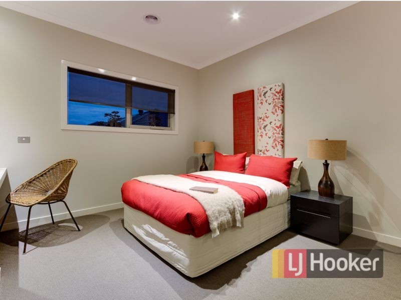 30 Grandvue Boulevard, Pakenham VIC 3810