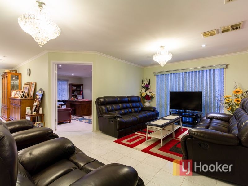 16 Canterbury Close, Narre Warren VIC 3805