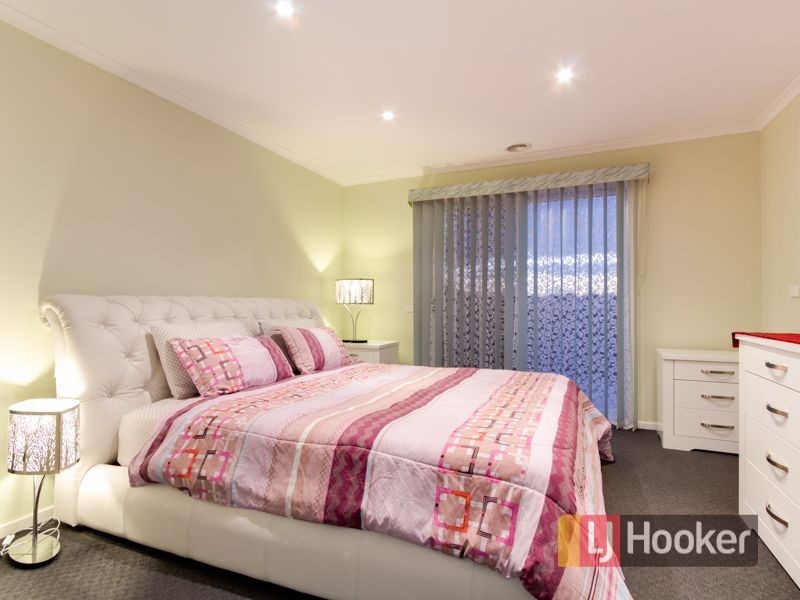 16 Canterbury Close, Narre Warren VIC 3805