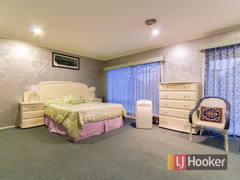 16 Canterbury Close, Narre Warren VIC 3805