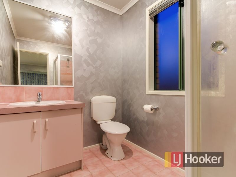 16 Canterbury Close, Narre Warren VIC 3805