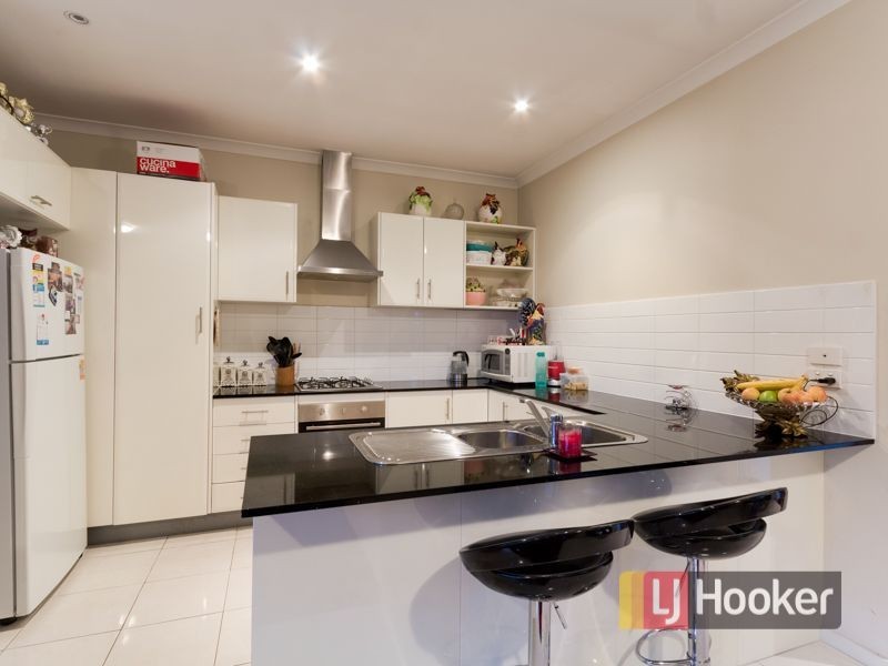 6/12-14 Kingsfield Cresent, Lynbrook VIC 3975