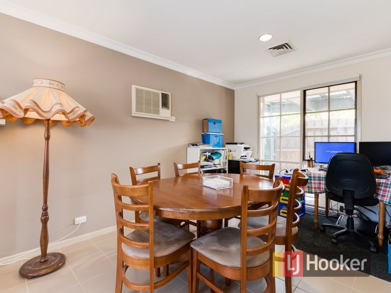 4 Hedley Place, Hampton Park VIC 3976