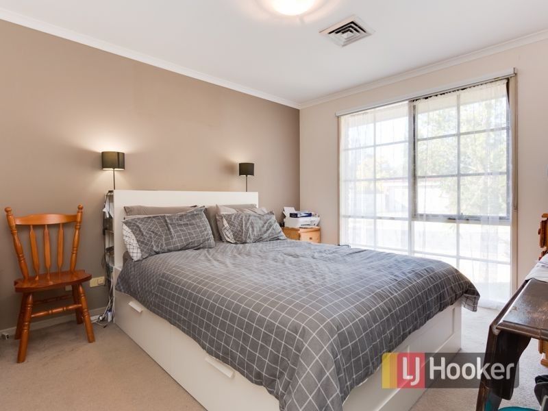 4 Hedley Place, Hampton Park VIC 3976