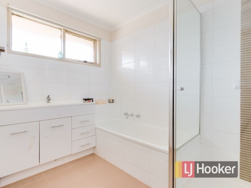 4 Hedley Place, Hampton Park VIC 3976