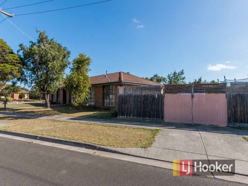 4 Hedley Place, Hampton Park VIC 3976