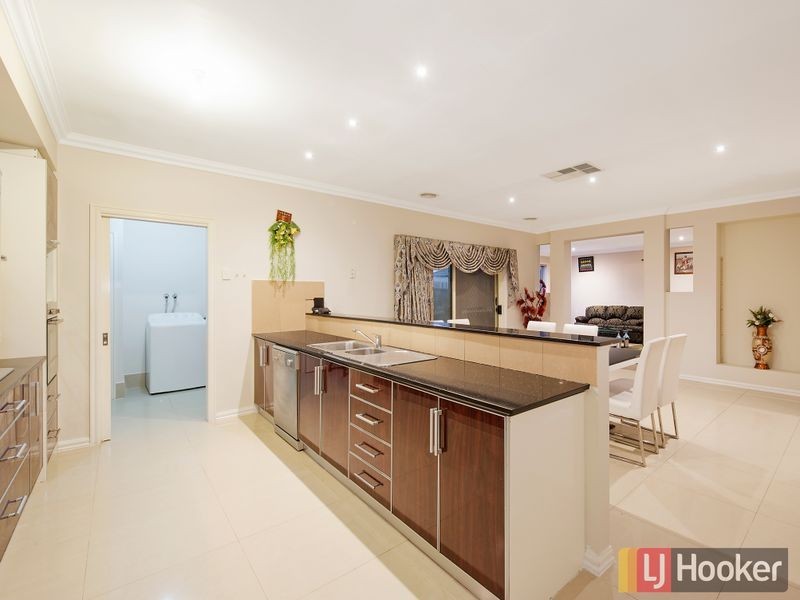 130 Paterson Drive, Lynbrook VIC 3975