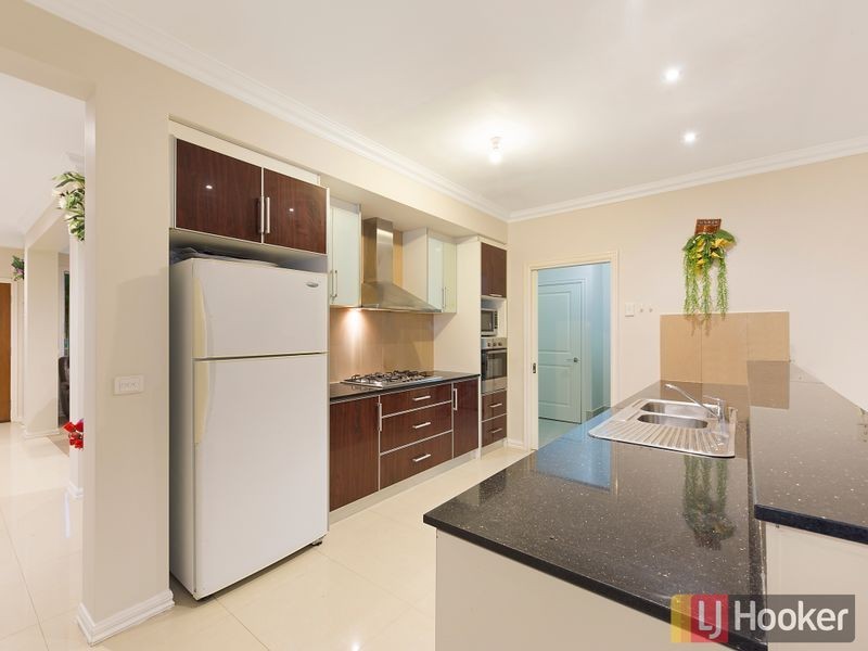 130 Paterson Drive, Lynbrook VIC 3975