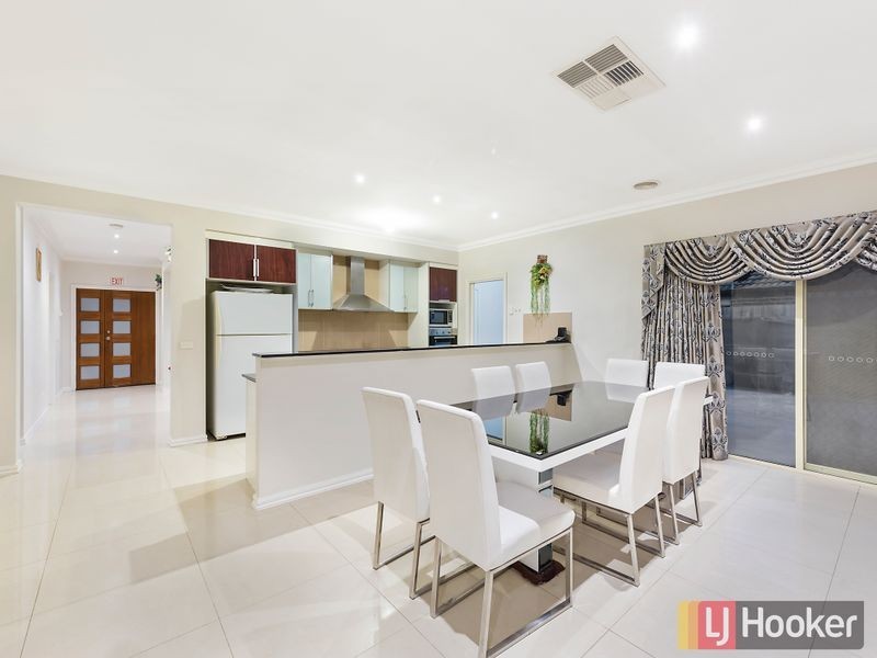 130 Paterson Drive, Lynbrook VIC 3975
